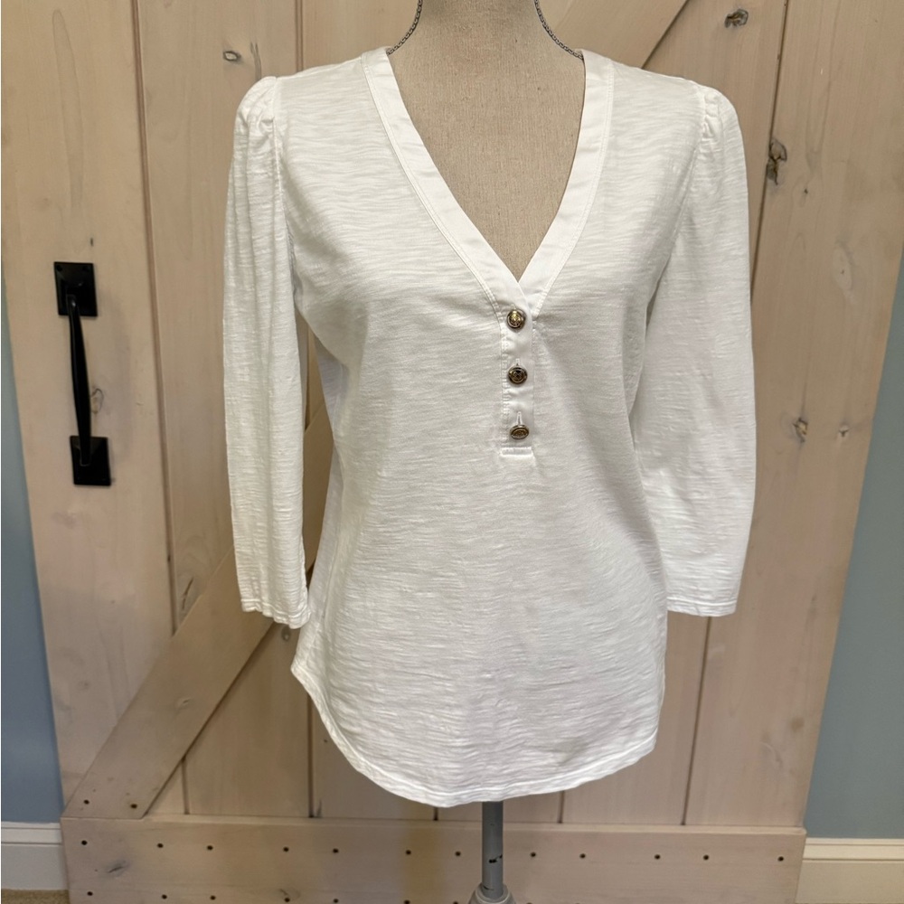 White House Black Market White Fitted 3/4 Sleeve T-shirt w/ beautiful buttons
